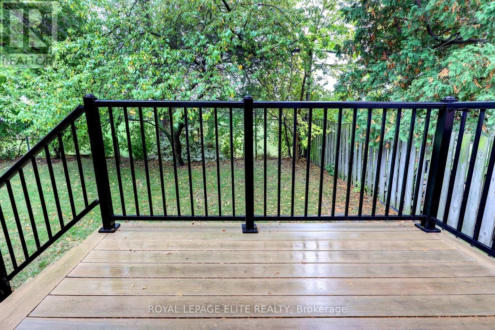 39 Sealcove Drive, Toronto, Ontario  M9C 2C7 - Photo 31 - W12563256