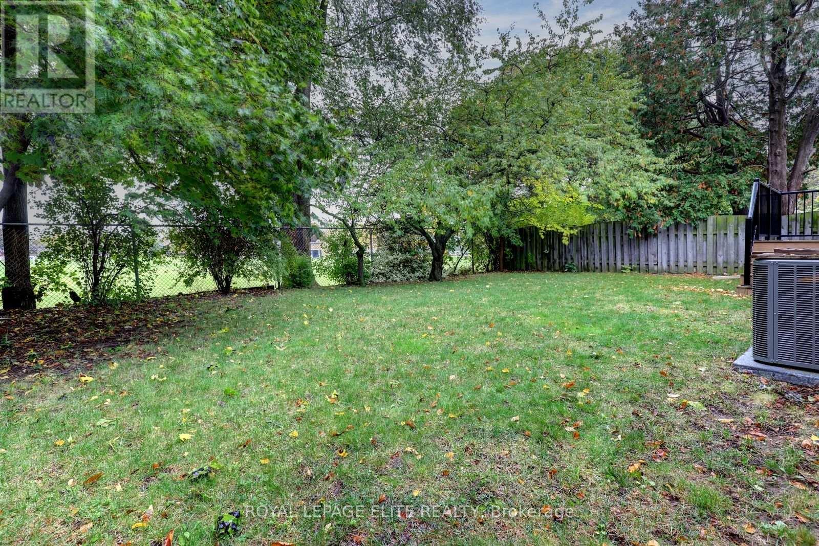 39 Sealcove Drive, Toronto, Ontario  M9C 2C7 - Photo 34 - W12563256