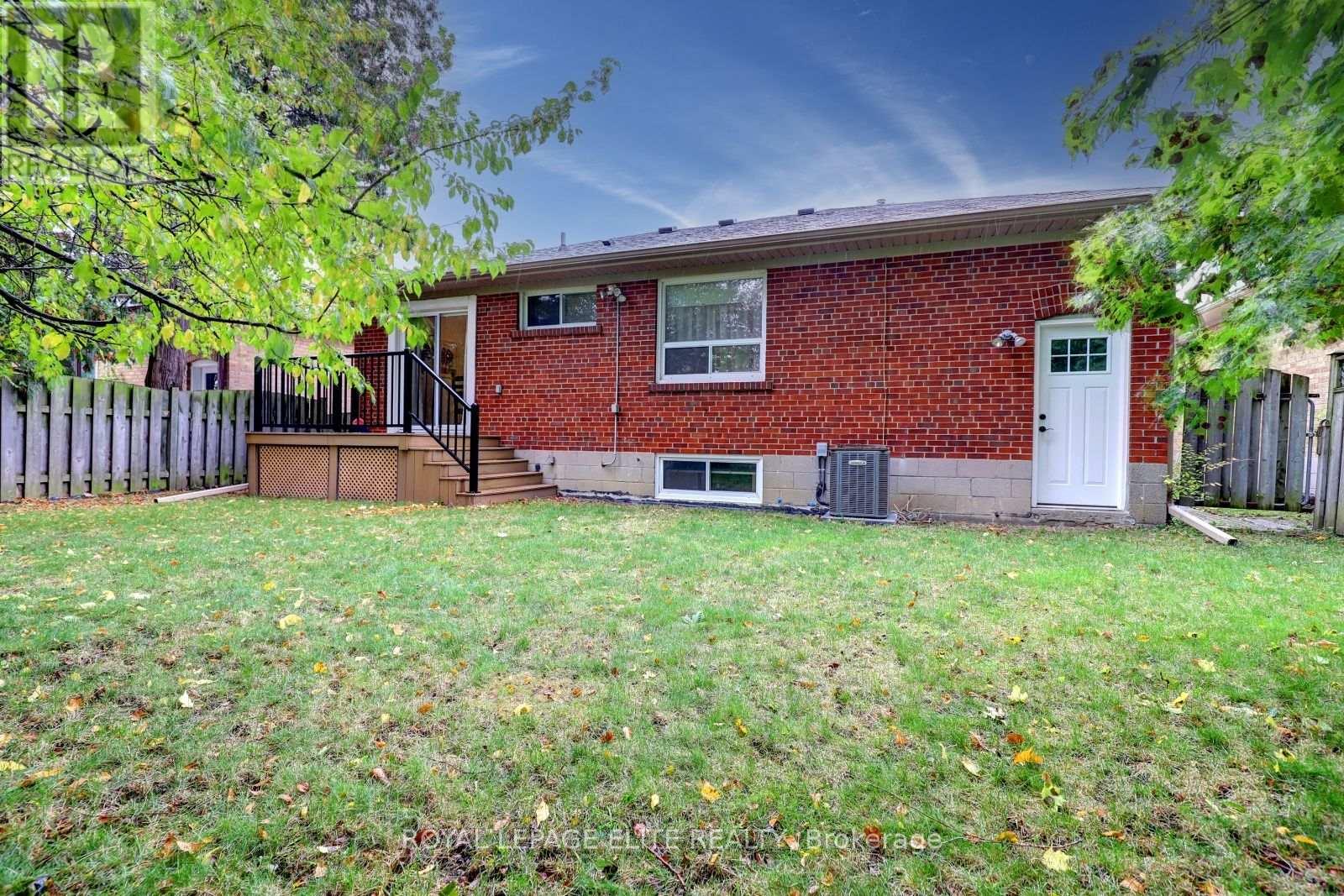 39 Sealcove Drive, Toronto, Ontario  M9C 2C7 - Photo 36 - W12563256