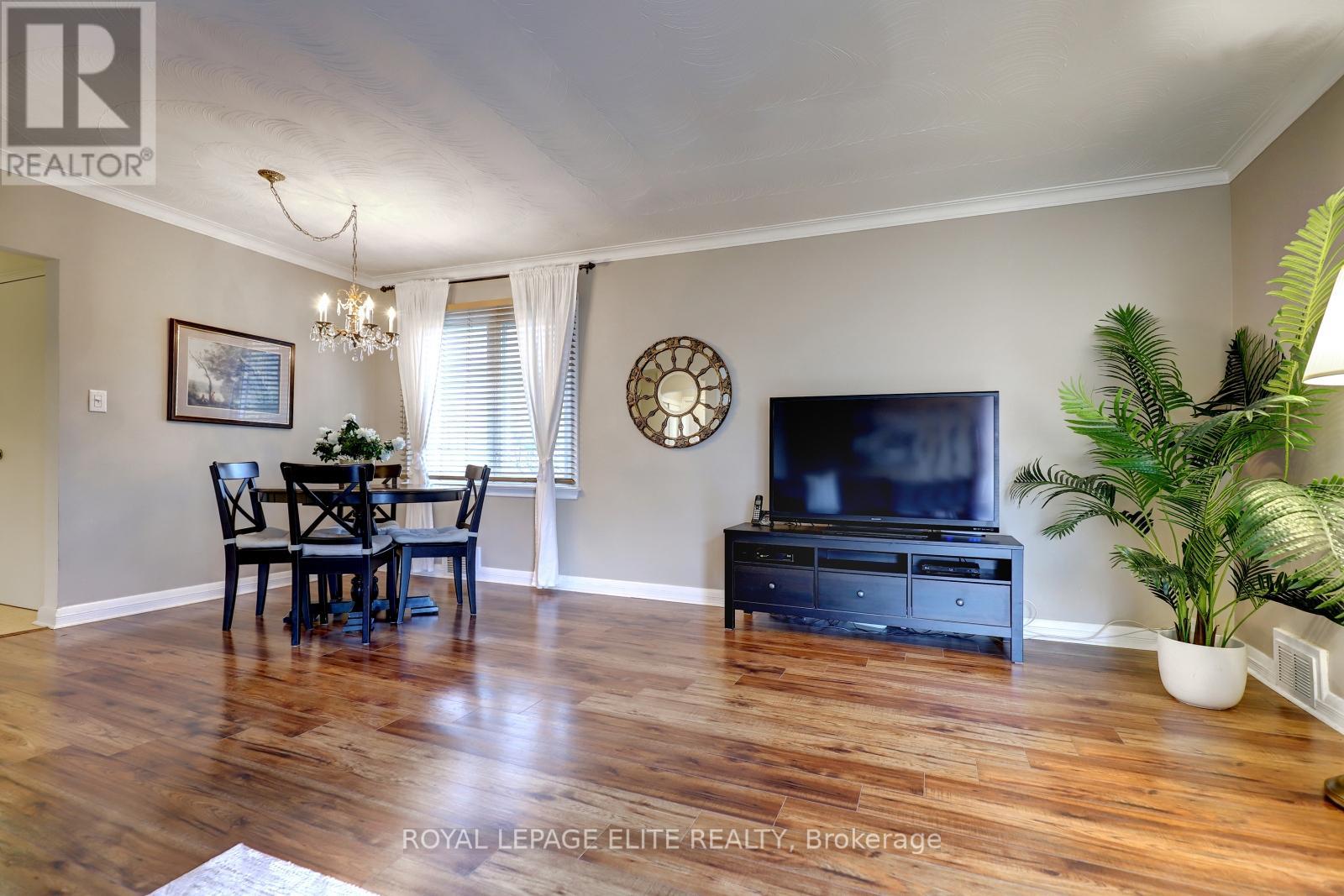 39 Sealcove Drive, Toronto, Ontario  M9C 2C7 - Photo 7 - W12563256