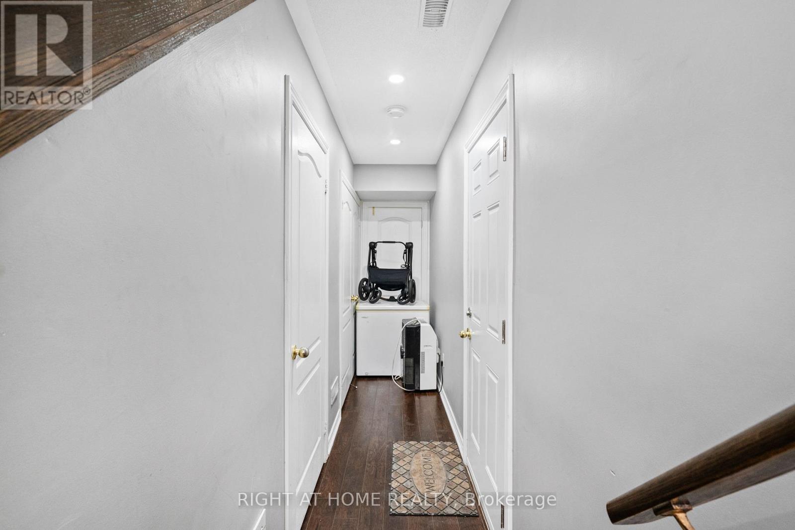 9 Magdalene Crescent, Brampton, Ontario  L6Z 0G9 - Photo 38 - W12563268