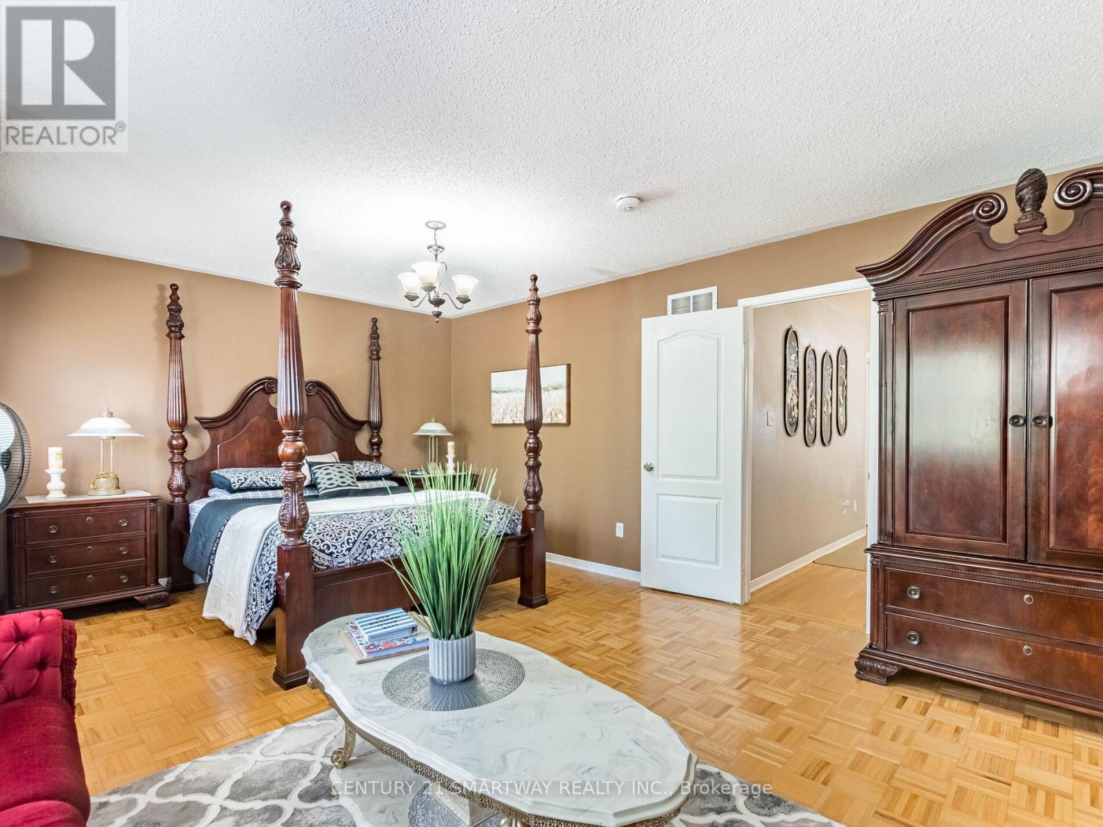 38 Bottlebrush Drive, Brampton, Ontario  L6R 2Z5 - Photo 19 - W12563270