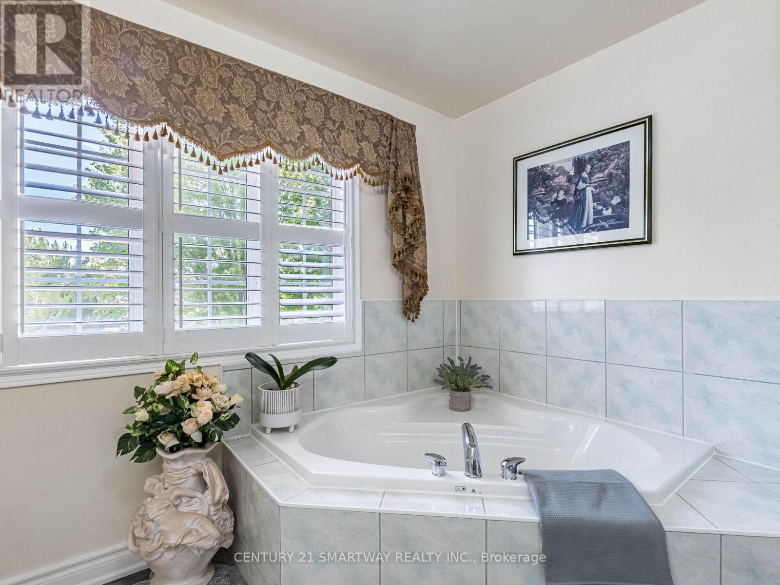 38 Bottlebrush Drive, Brampton, Ontario  L6R 2Z5 - Photo 21 - W12563270