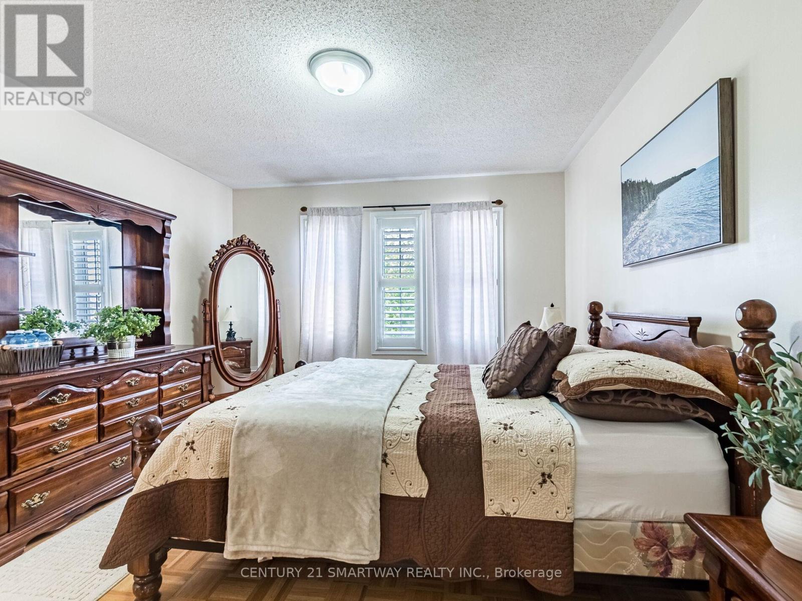 38 Bottlebrush Drive, Brampton, Ontario  L6R 2Z5 - Photo 24 - W12563270