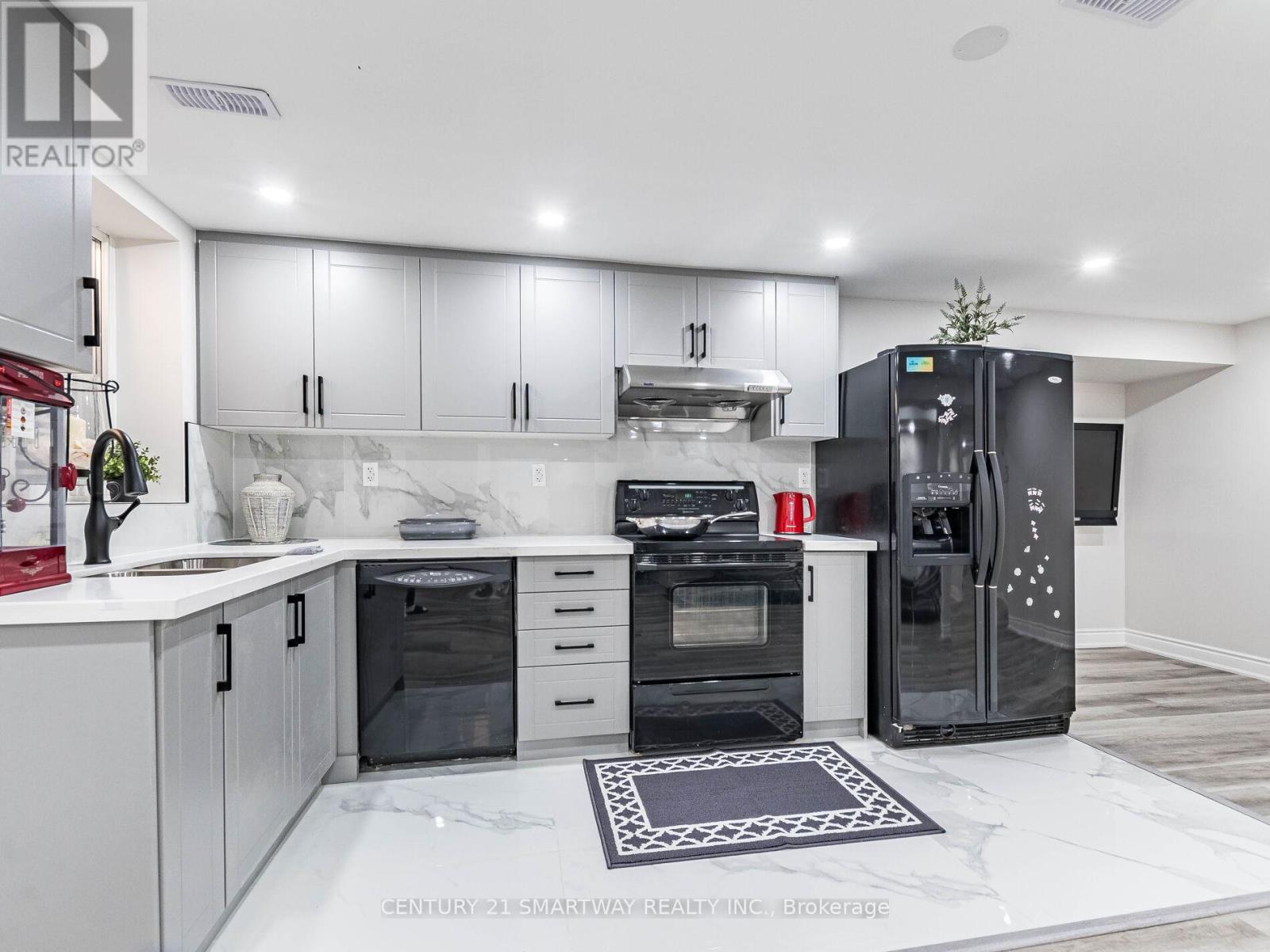 38 Bottlebrush Drive, Brampton, Ontario  L6R 2Z5 - Photo 37 - W12563270