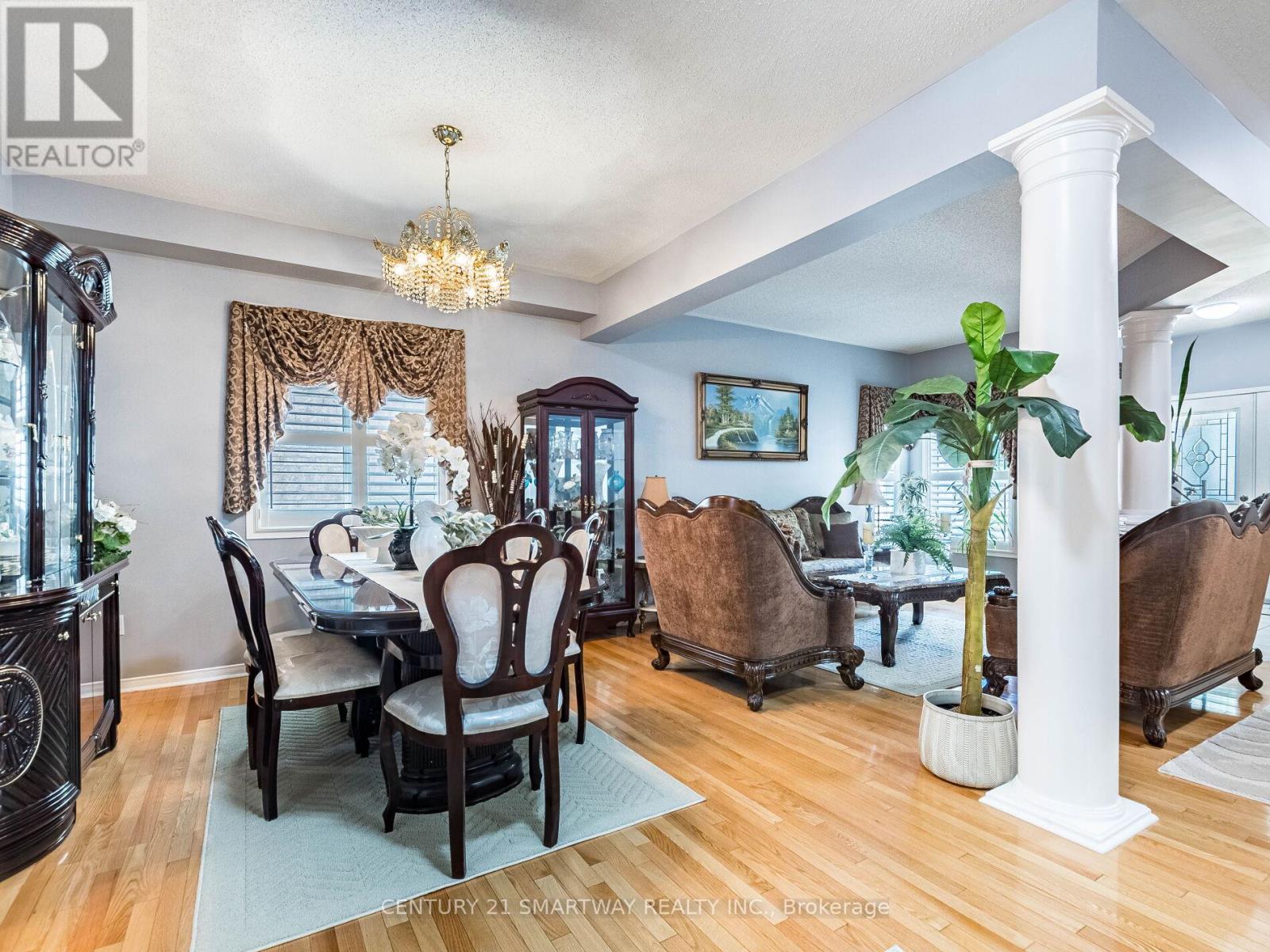 38 Bottlebrush Drive, Brampton, Ontario  L6R 2Z5 - Photo 8 - W12563270