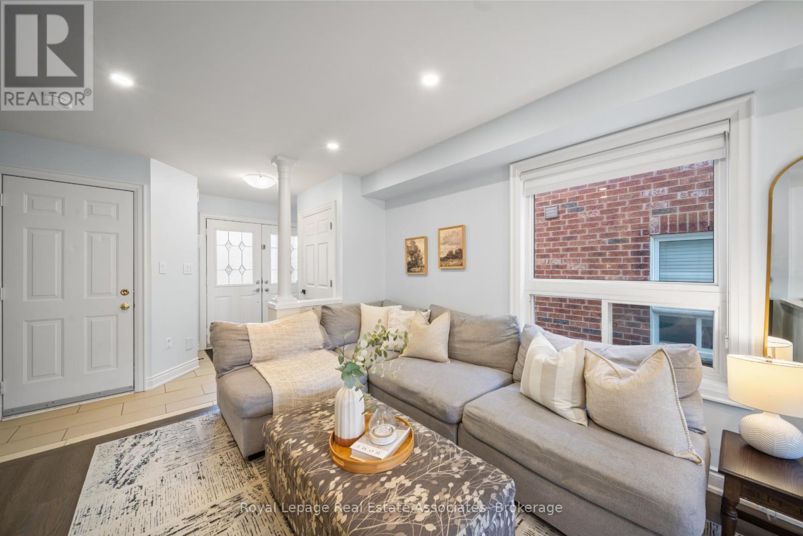 7276 Lowville Heights, Mississauga, Ontario  L5N 8L4 - Photo 3 - W12563298