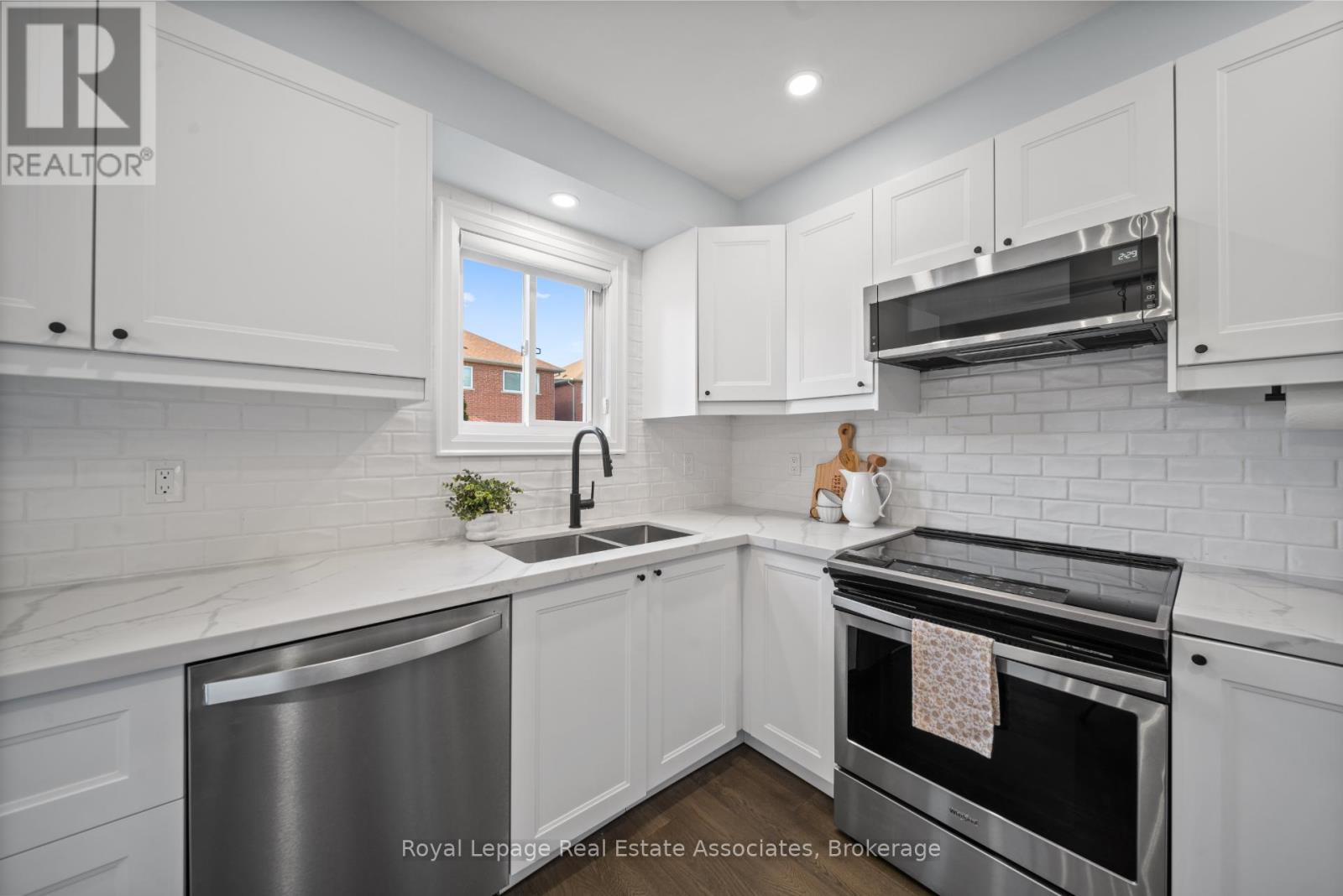 7276 Lowville Heights, Mississauga, Ontario  L5N 8L4 - Photo 6 - W12563298