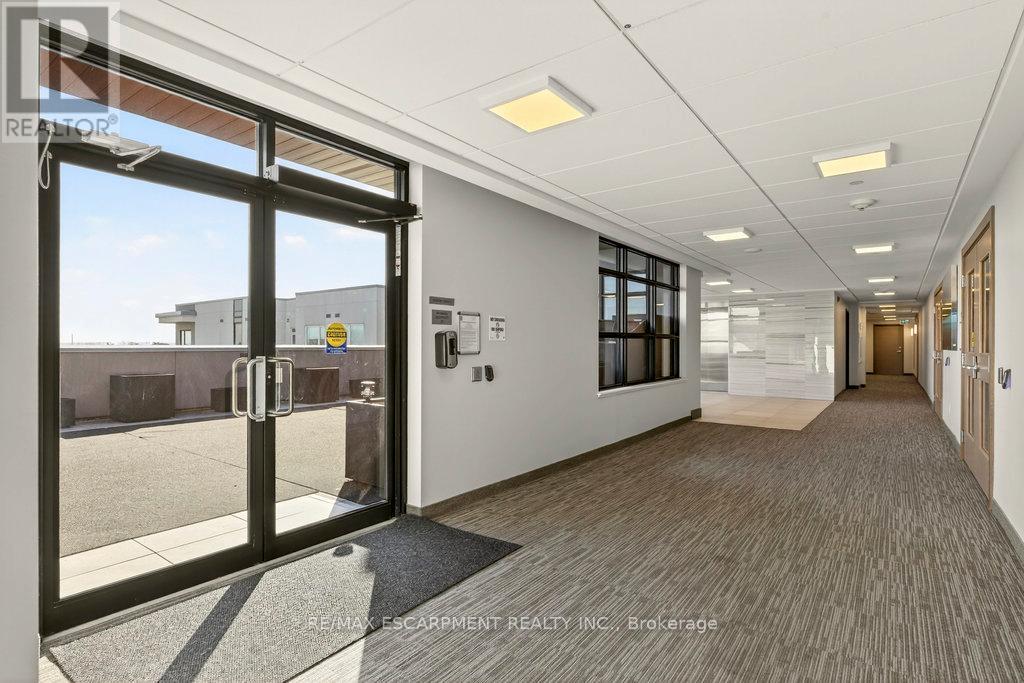 616 - 320 Plains Road E, Burlington, Ontario  L7T 0C1 - Photo 31 - W12563322