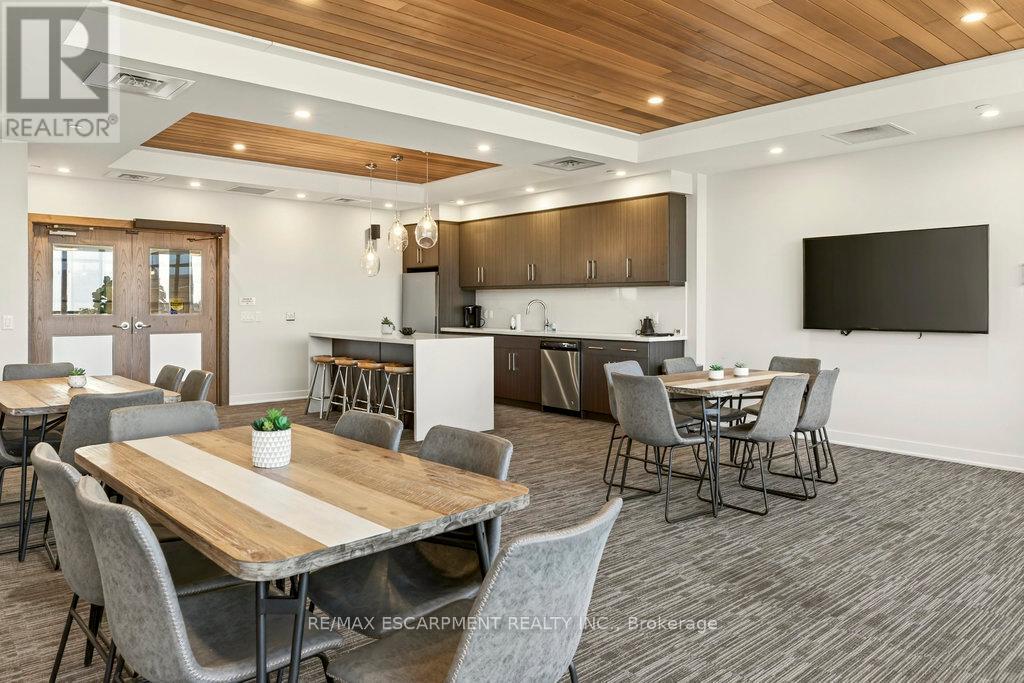 616 - 320 Plains Road E, Burlington, Ontario  L7T 0C1 - Photo 35 - W12563322