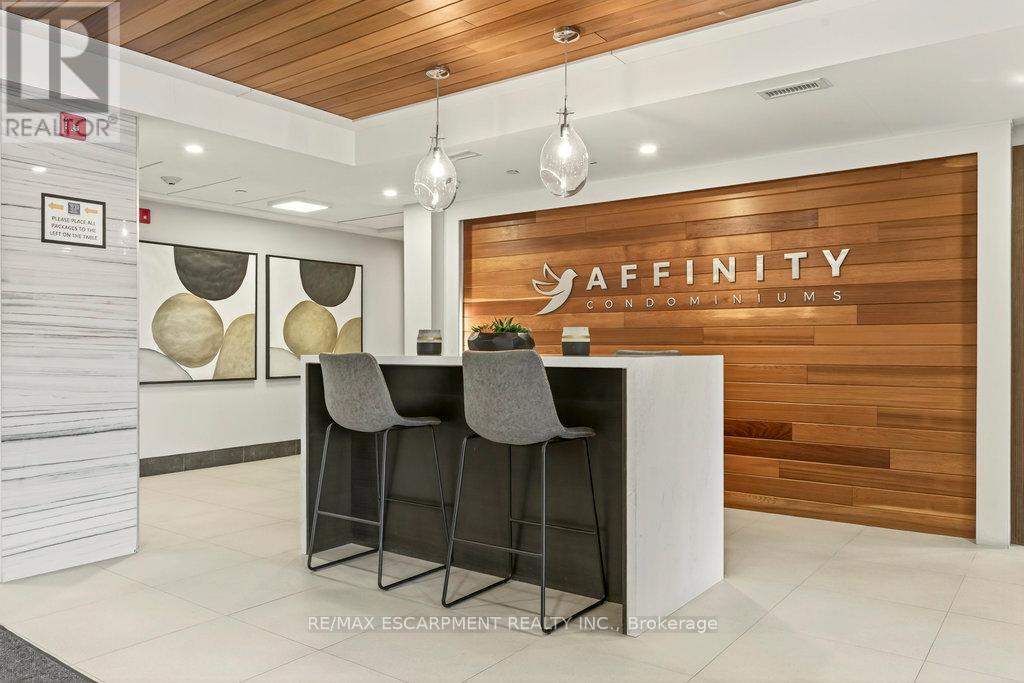 616 - 320 Plains Road E, Burlington, Ontario  L7T 0C1 - Photo 4 - W12563322