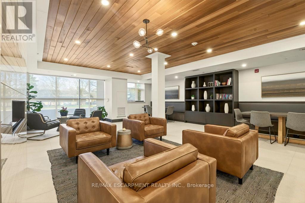 616 - 320 Plains Road E, Burlington, Ontario  L7T 0C1 - Photo 5 - W12563322