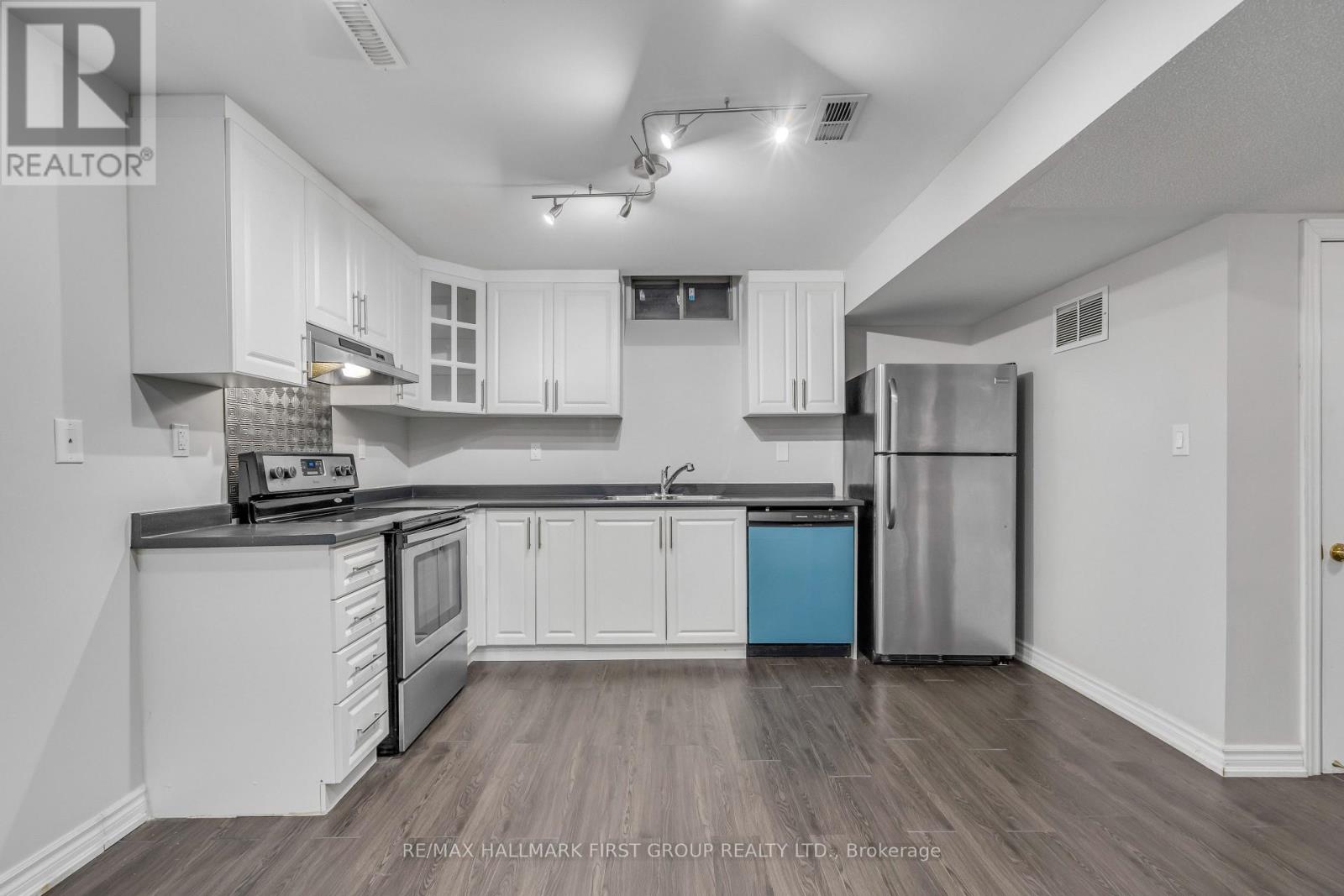 7 Blairmore Terrace, Brampton, Ontario  L6P 3E7 - Photo 15 - W12563380