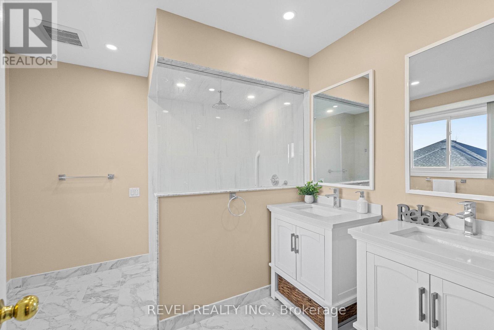 44 Clune Place, Whitby, Ontario  L1R 2C5 - Photo 13 - E12563558