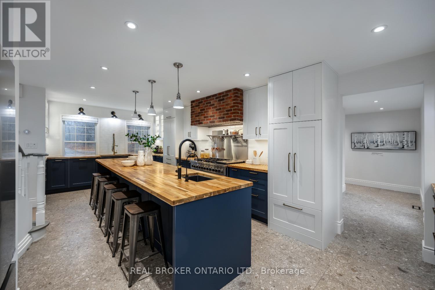 398 Sandy Hook Road, Kawartha Lakes, Ontario  L0A 1K0 - Photo 10 - X12563490