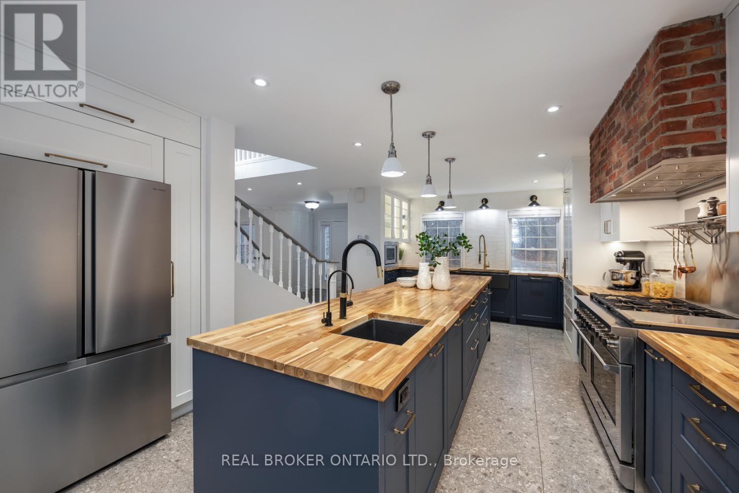 398 Sandy Hook Road, Kawartha Lakes, Ontario  L0A 1K0 - Photo 15 - X12563490