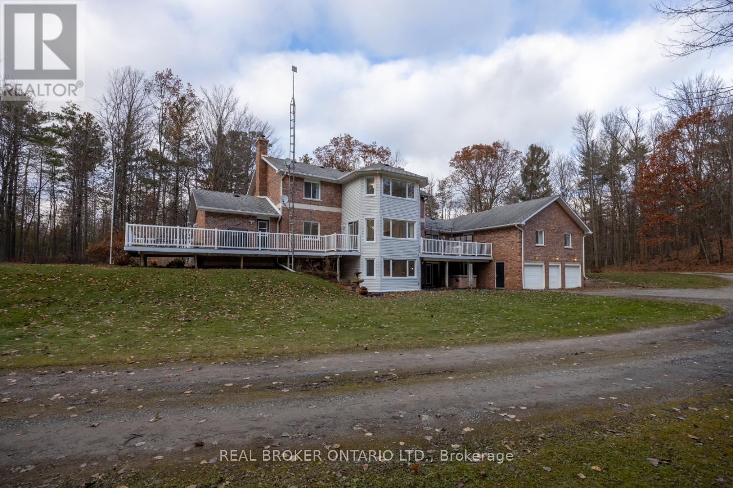 398 Sandy Hook Road, Kawartha Lakes, Ontario  L0A 1K0 - Photo 40 - X12563490