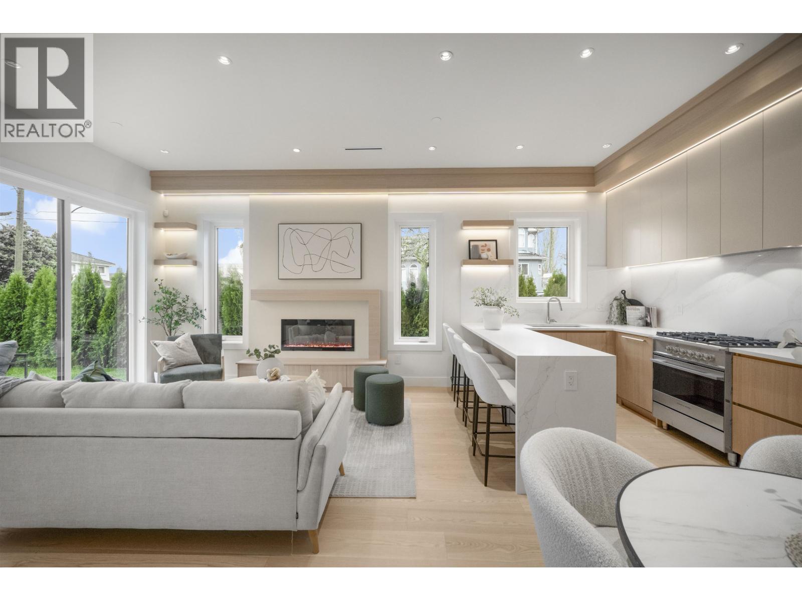 4681 Argyle Street, Vancouver, British Columbia  V5N 3A3 - Photo 1 - R3068820