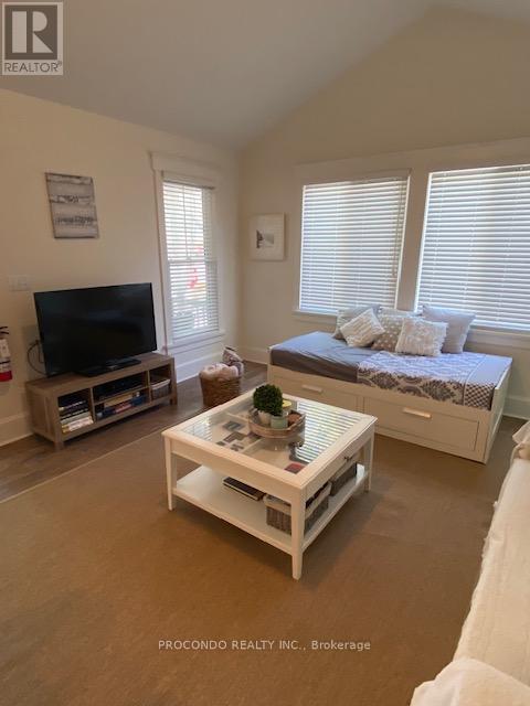 23 Farm View Lane, Prince Edward County, Ontario  K0K 1P0 - Photo 3 - X12563276