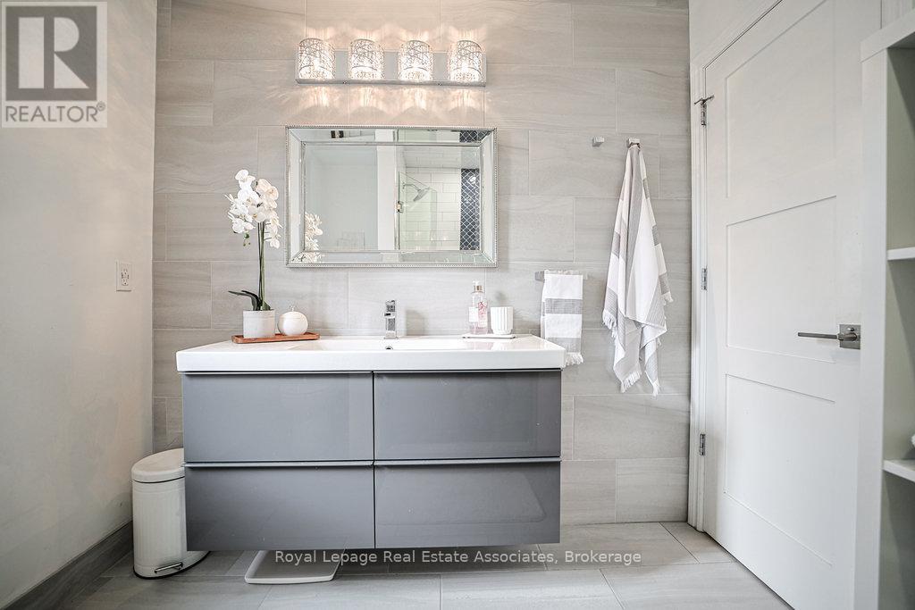 12 Valley Ridge Lane, Hamilton, Ontario  L8N 2Z7 - Photo 16 - X12563362