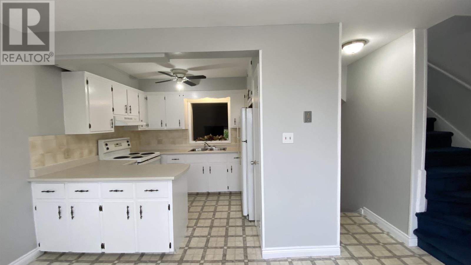 4 Hutchinson Court, Charlottetown, Prince Edward Island  C1A 9H7 - Photo 3 - 202526208