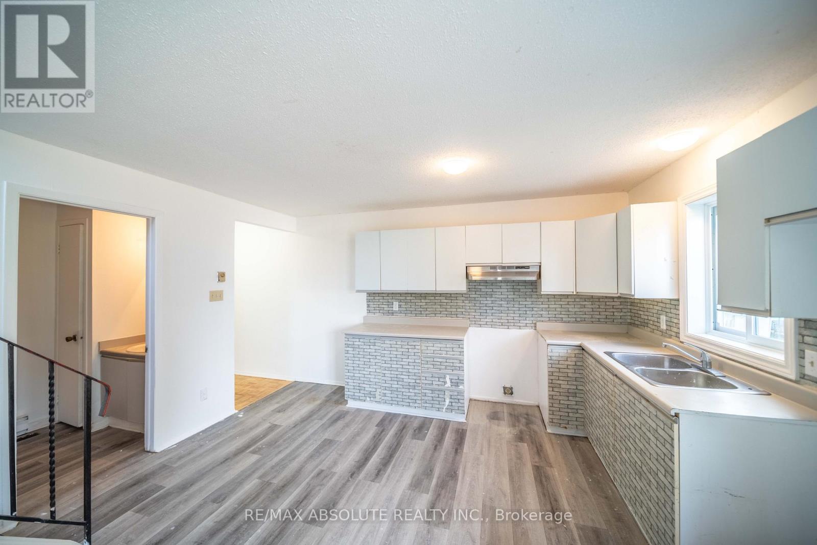 294 Therese Avenue, Clarence-Rockland, Ontario  K4K 1G9 - Photo 10 - X12563442