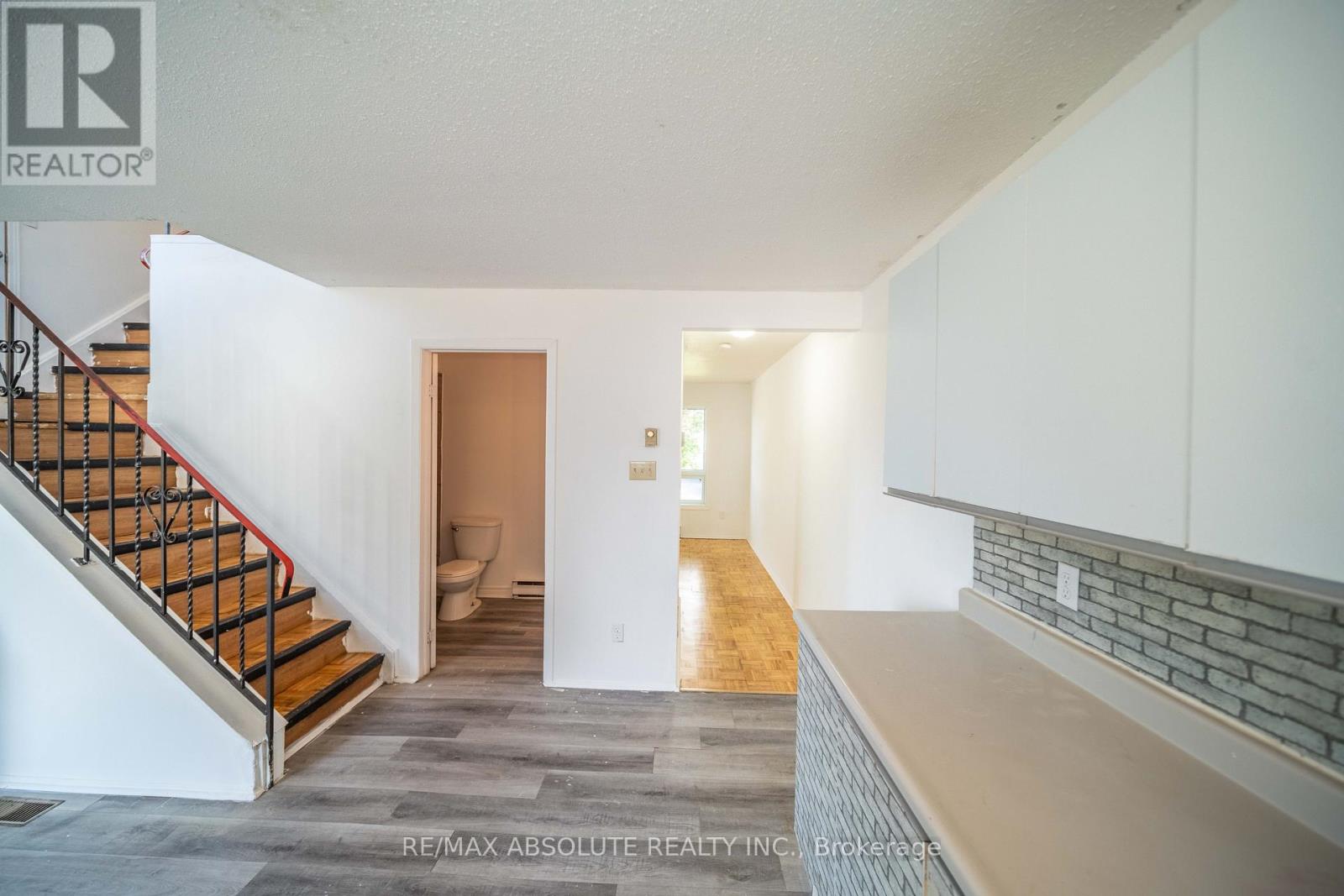 294 Therese Avenue, Clarence-Rockland, Ontario  K4K 1G9 - Photo 11 - X12563442