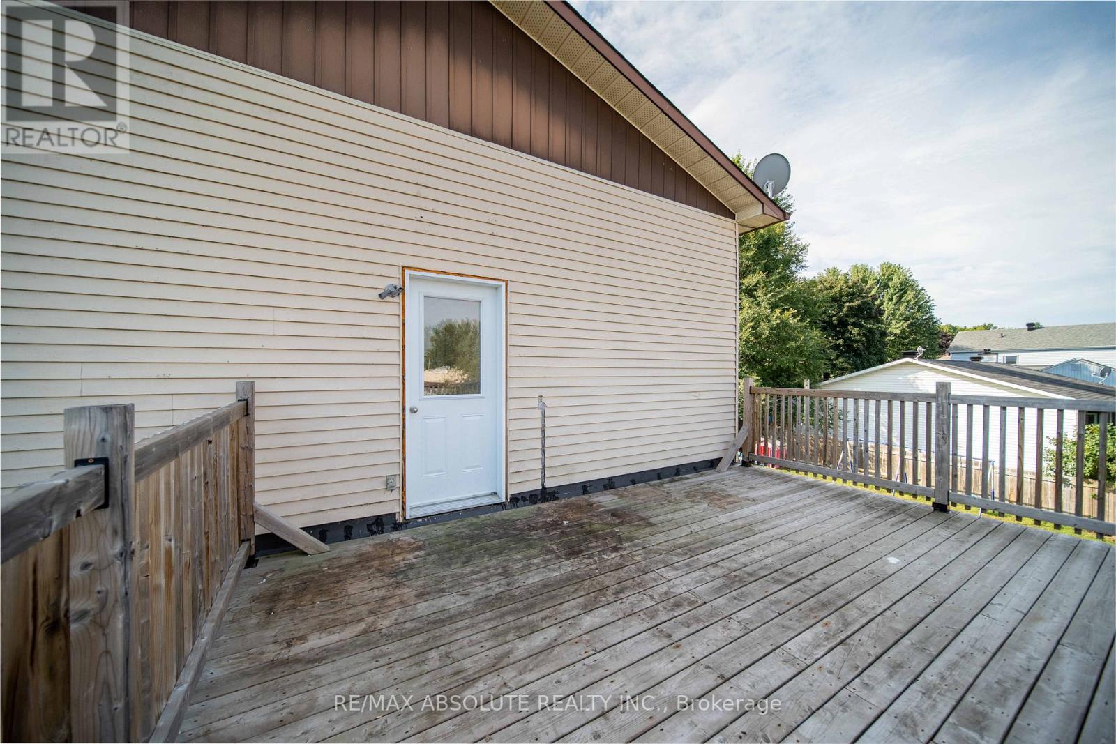 294 Therese Avenue, Clarence-Rockland, Ontario  K4K 1G9 - Photo 22 - X12563442