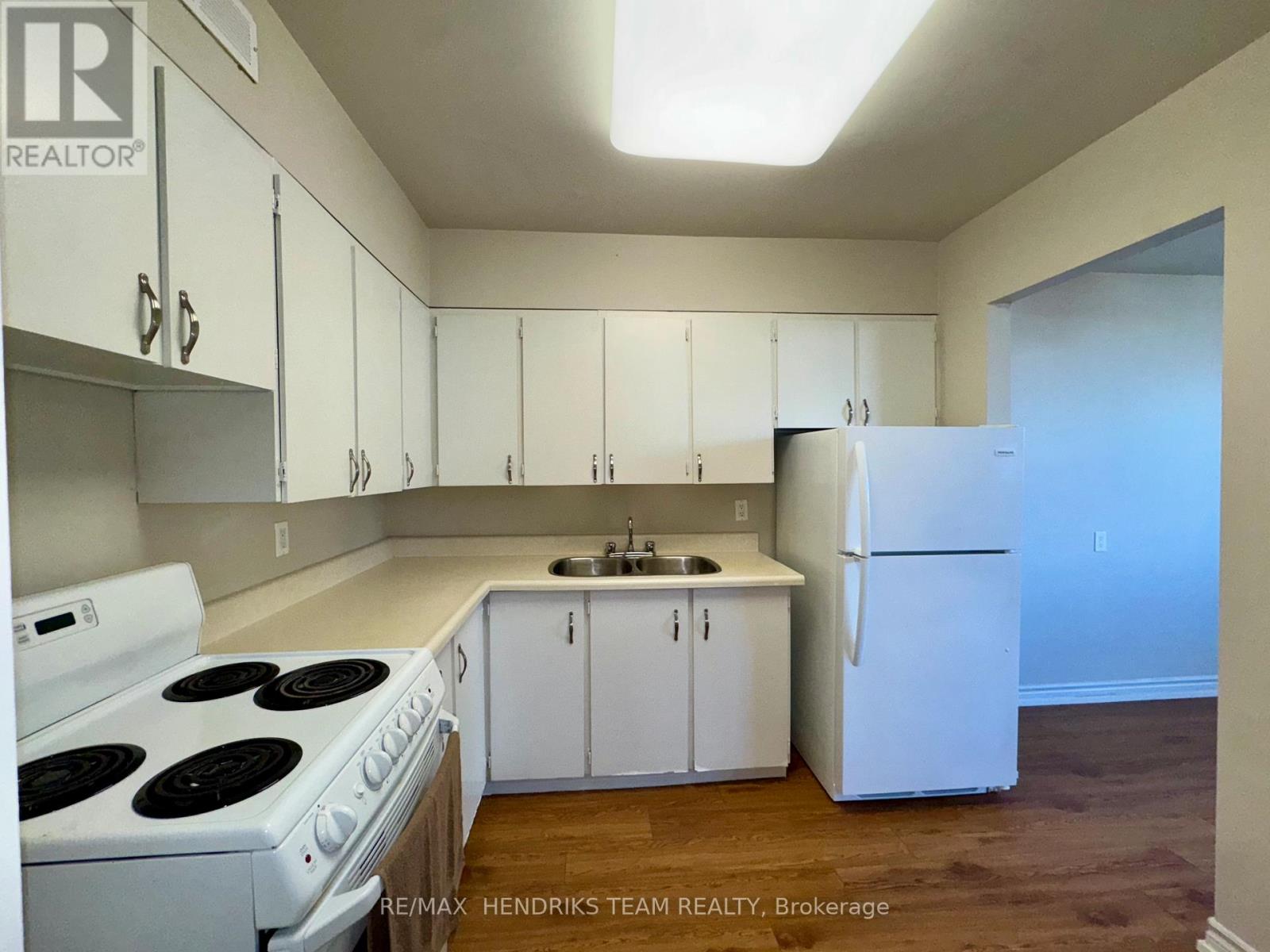 411 - 156 Fitch Street, Welland, Ontario  L3C 4V6 - Photo 6 - X12563398