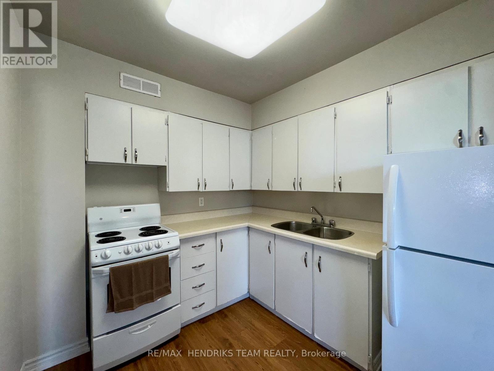 411 - 156 Fitch Street, Welland, Ontario  L3C 4V6 - Photo 7 - X12563398