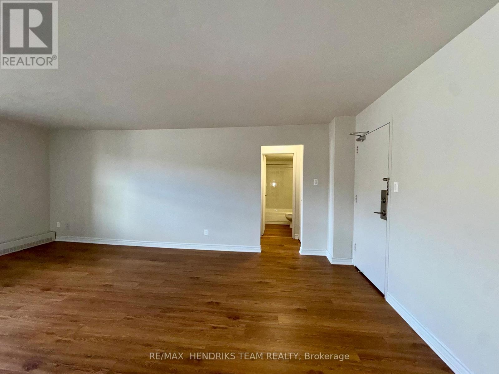 411 - 156 Fitch Street, Welland, Ontario  L3C 4V6 - Photo 8 - X12563398