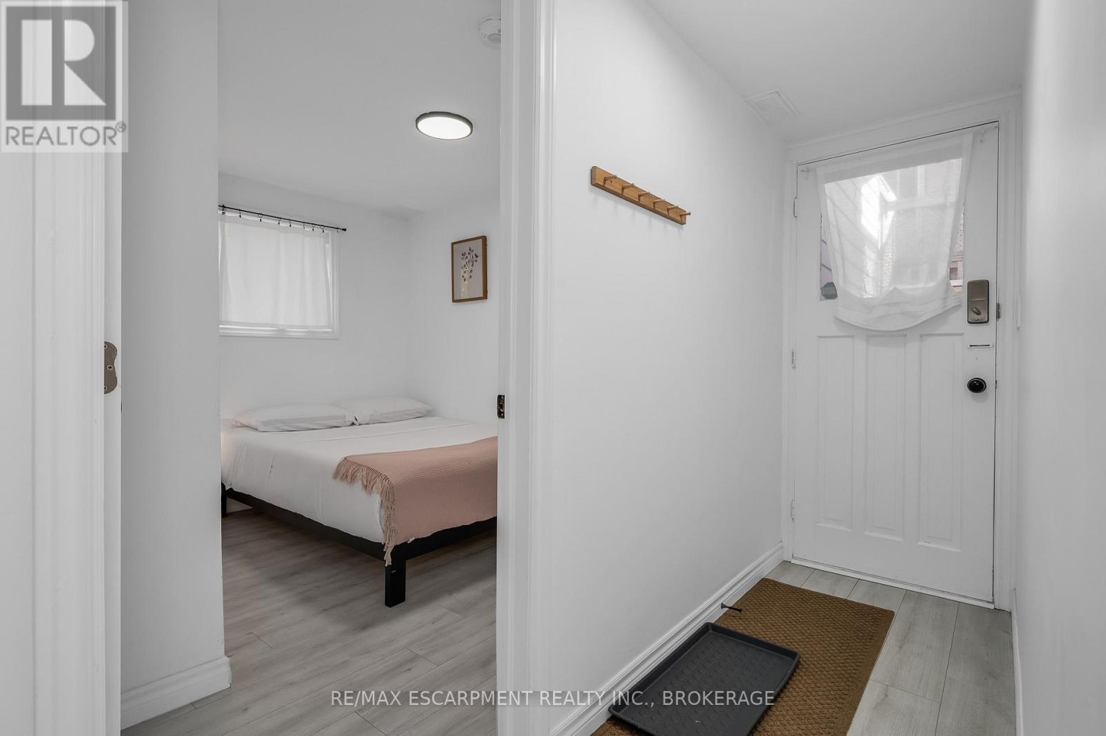 Lower - 22 Macoomb Drive, Welland, Ontario  L3C 5T9 - Photo 21 - X12563414