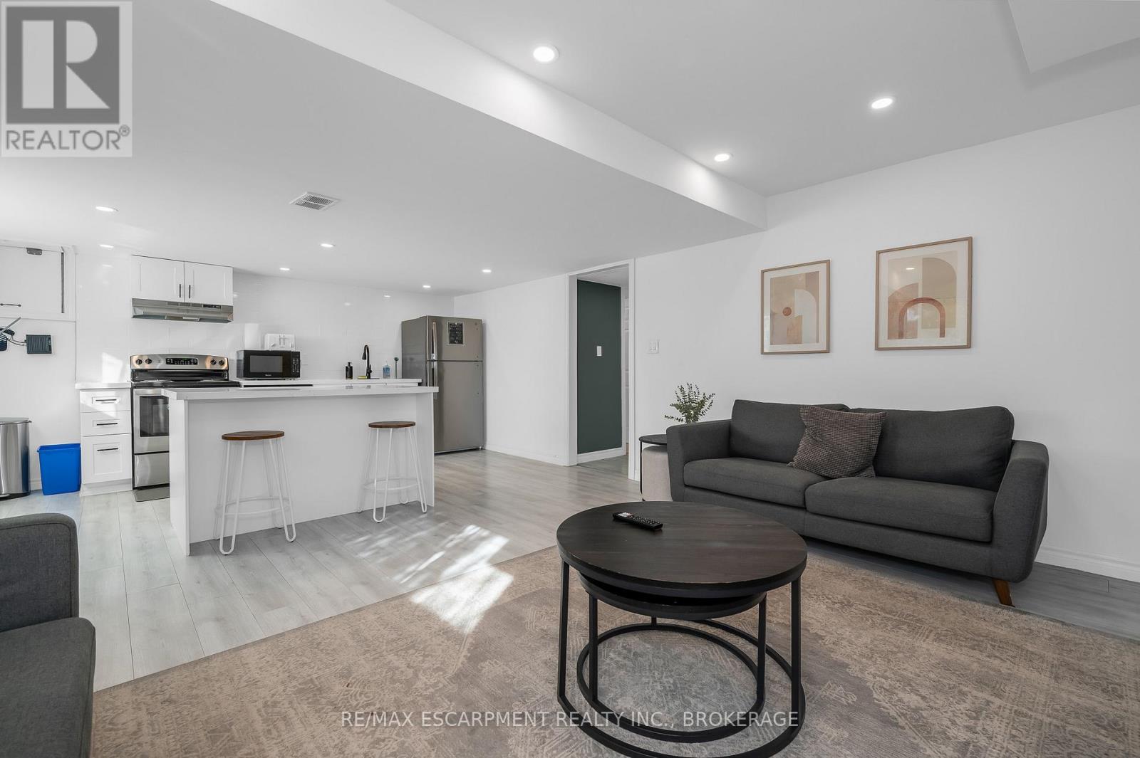 Lower - 22 Macoomb Drive, Welland, Ontario  L3C 5T9 - Photo 3 - X12563414