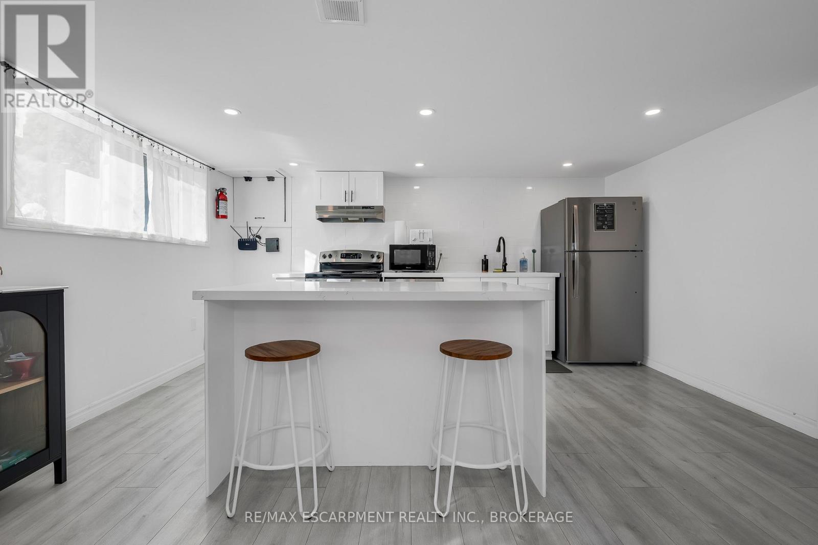 Lower - 22 Macoomb Drive, Welland, Ontario  L3C 5T9 - Photo 8 - X12563414