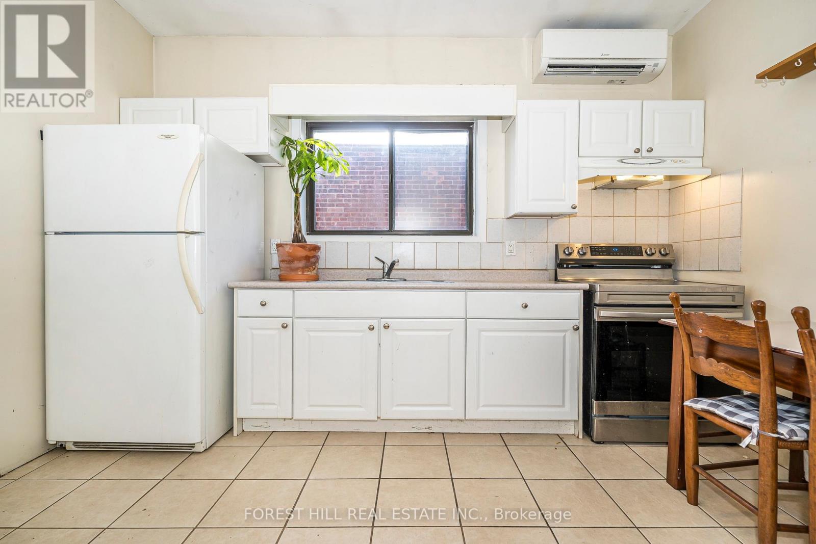 Upper - 211 Brunswick Avenue, Toronto, Ontario M5S 2M4 - Photo 6 - C12540552
