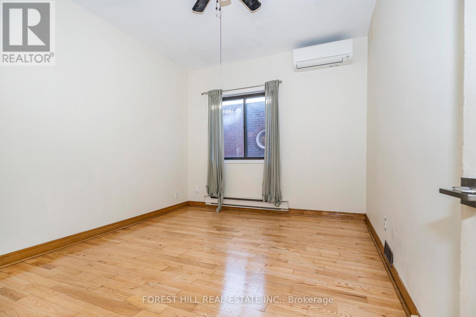 Upper - 211 Brunswick Avenue, Toronto, Ontario M5S 2M4 - Photo 10 - C12540552