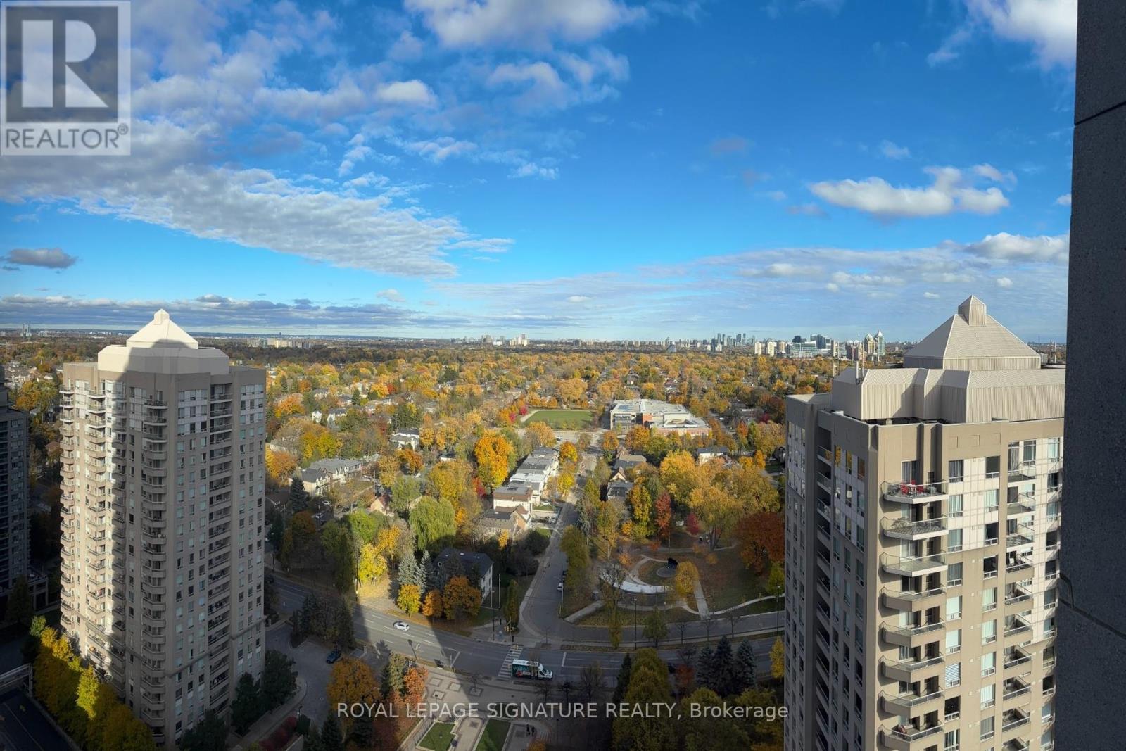 2210 - 8 HILLCREST AVENUE, Toronto, Ontario