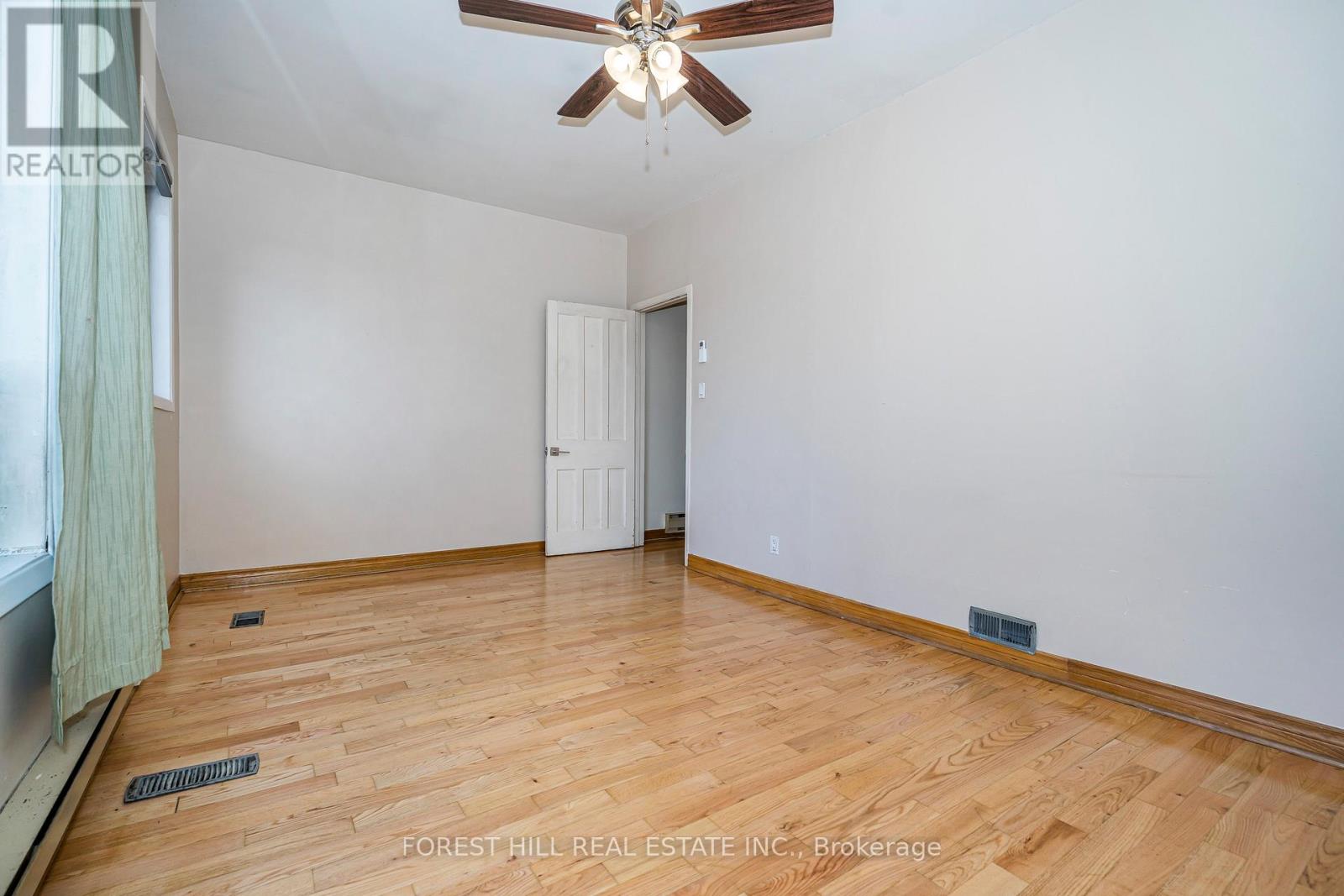 Upper - 211 Brunswick Avenue, Toronto, Ontario M5S 2M4 - Photo 8 - C12540552