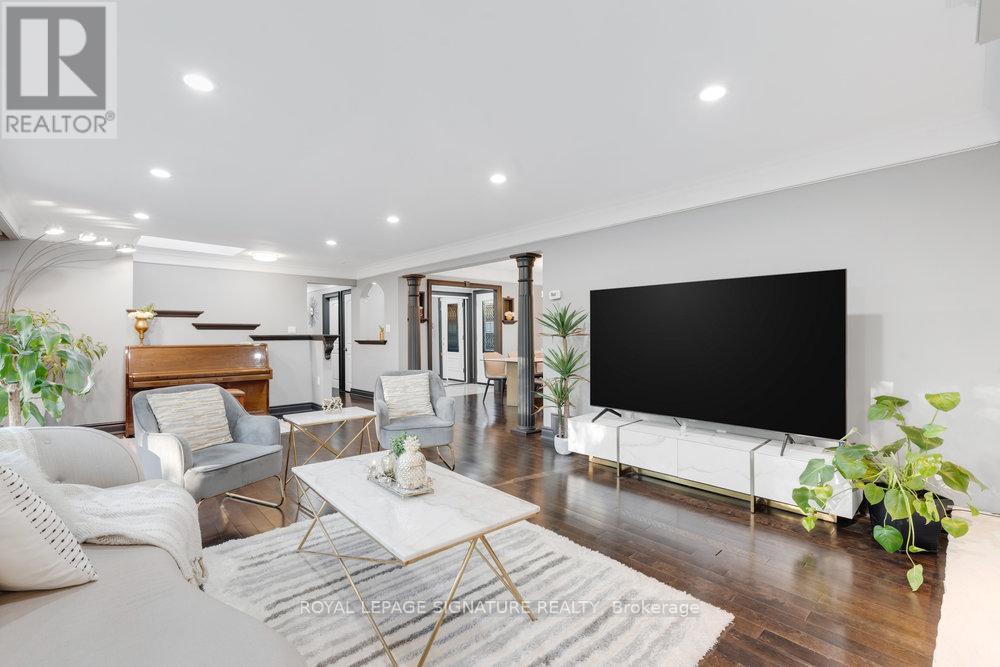 23 Burnview Crescent, Toronto, Ontario  M1H 1B4 - Photo 7 - E12562398