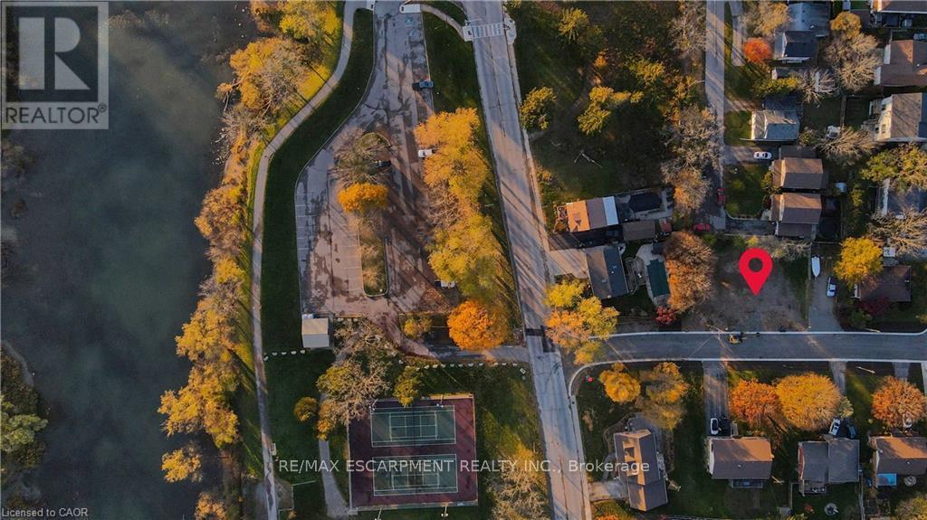 31 Inverness Street, Haldimand, Ontario  N3W 1B2 - Photo 9 - X12534152