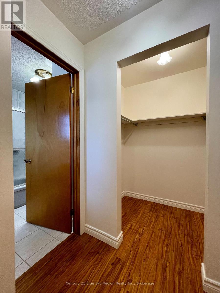 405 Mageau Street, West Nipissing, Ontario  P2B 3G2 - Photo 11 - X12563572