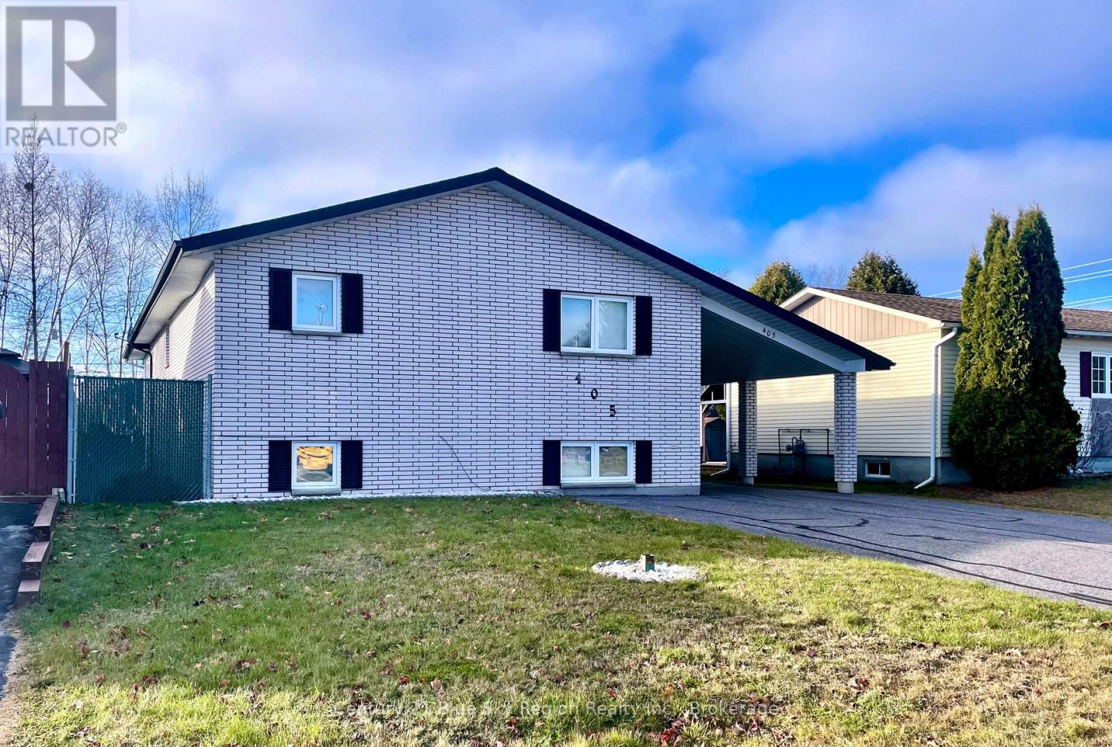 405 Mageau Street, West Nipissing, Ontario  P2B 3G2 - Photo 3 - X12563572