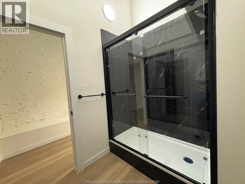 1374 Wyandotte Street East Unit# Rear, Windsor, Ontario  N9A 3K7 - Photo 6 - 25029107