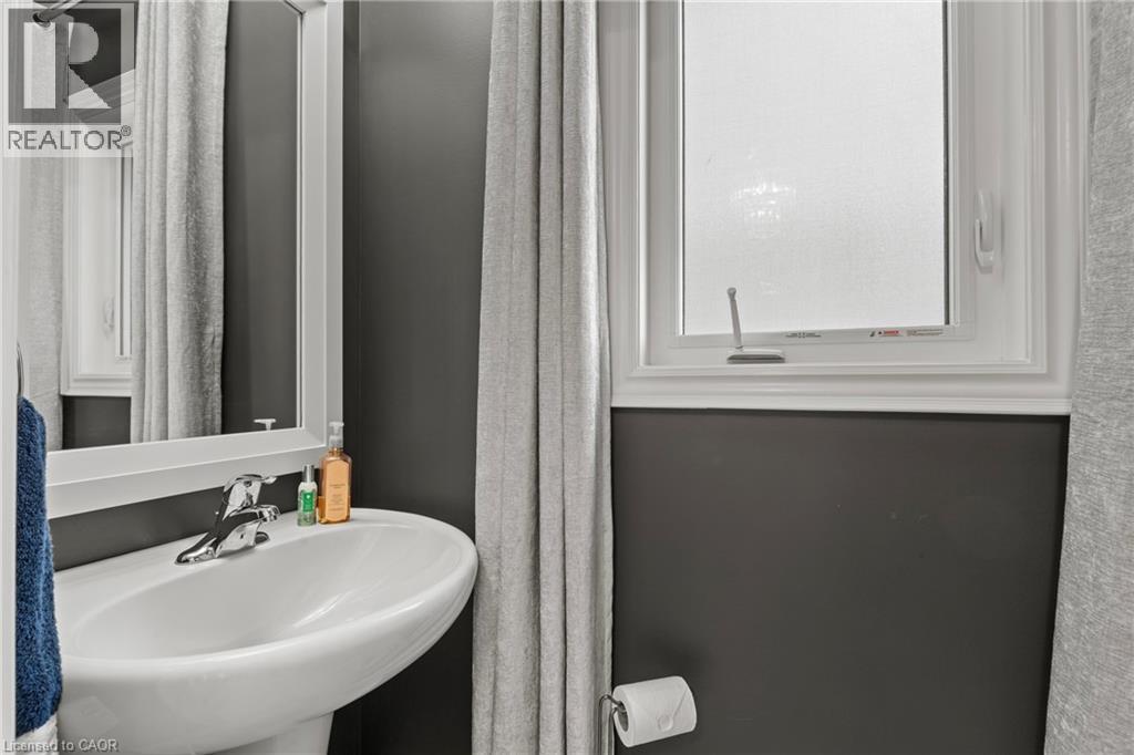 202 South Pelham Road, Welland, Ontario  L3C 0E7 - Photo 16 - 40789620