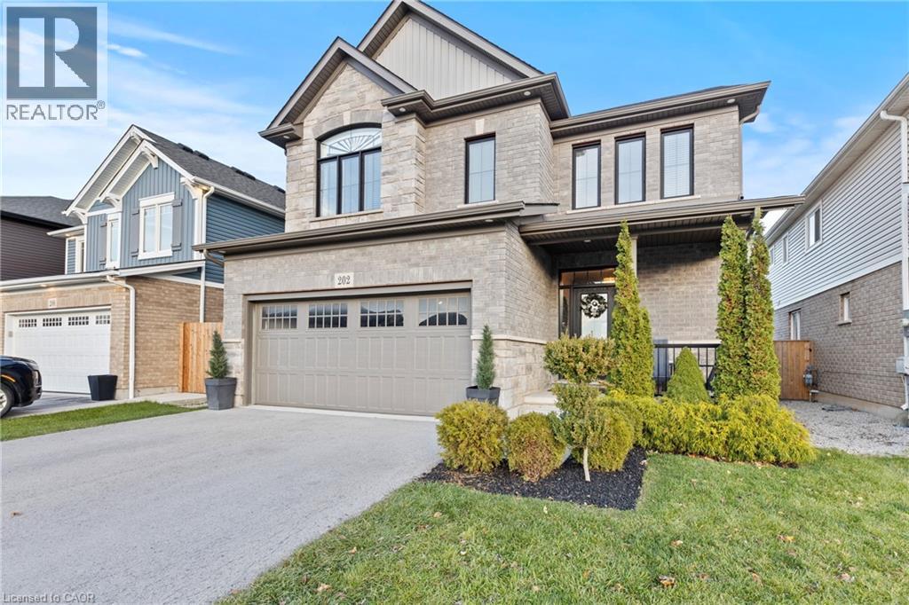 202 South Pelham Road, Welland, Ontario  L3C 0E7 - Photo 2 - 40789620