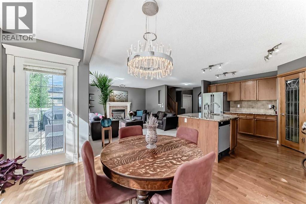 73 Crestmont Drive Sw, Calgary, Alberta  T3B 5Z6 - Photo 11 - A2269405