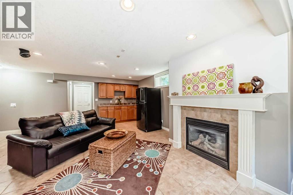 73 Crestmont Drive Sw, Calgary, Alberta  T3B 5Z6 - Photo 37 - A2269405