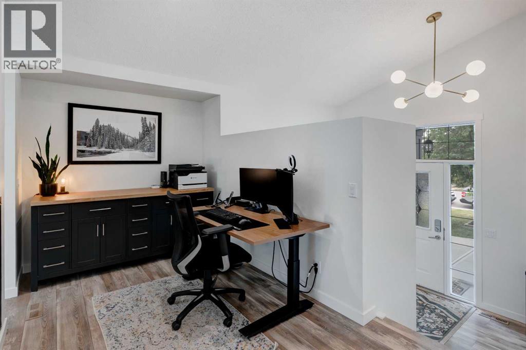 120 West Creek Close, Chestermere, Alberta  T1X 1M2 - Photo 4 - A2264919