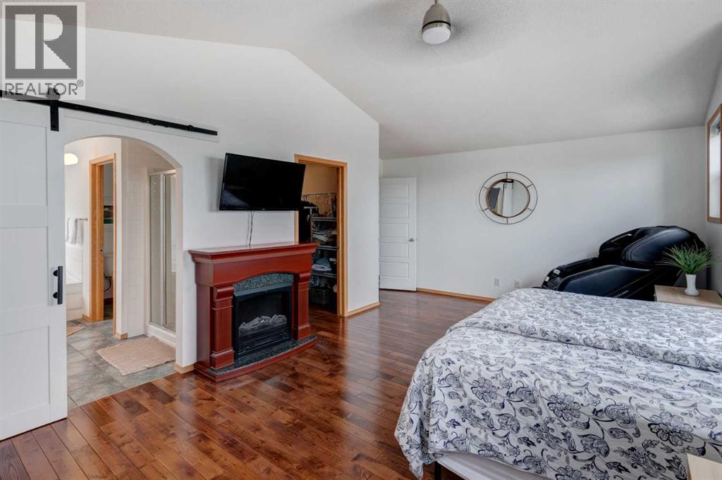 120 West Creek Close, Chestermere, Alberta  T1X 1M2 - Photo 13 - A2264919