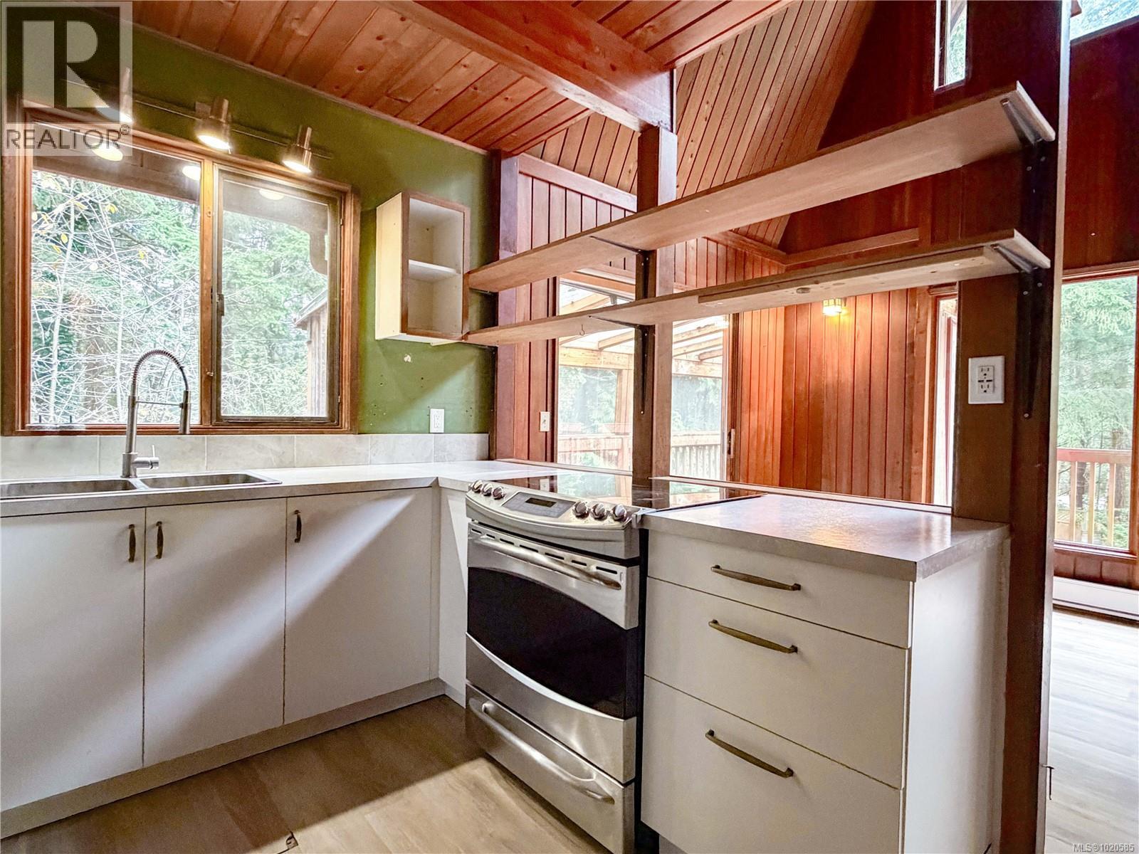 1545 Whalebone Dr, Gabriola Island, British Columbia  V0R 1X5 - Photo 3 - 1020585